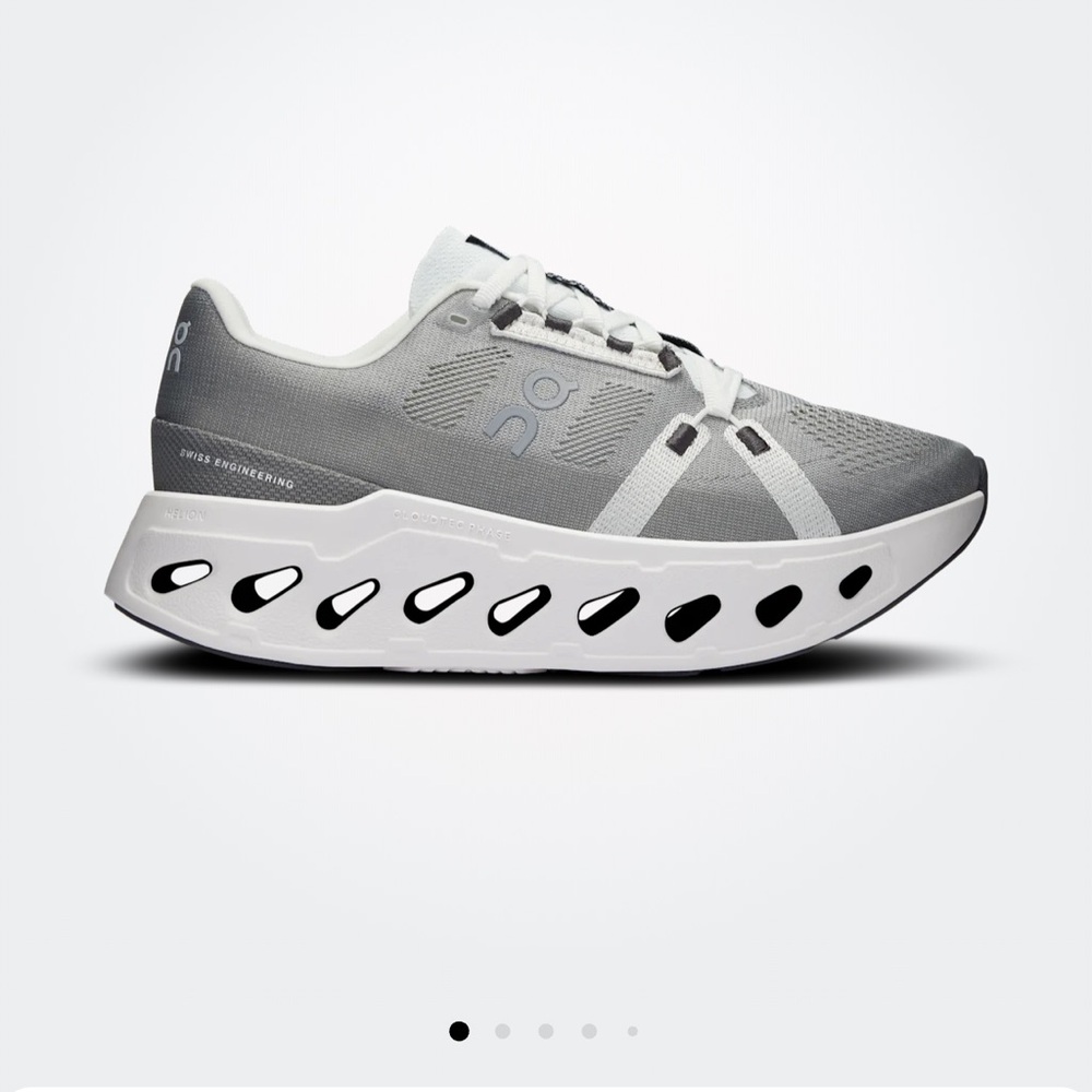 On Cloud Eclipse shoes